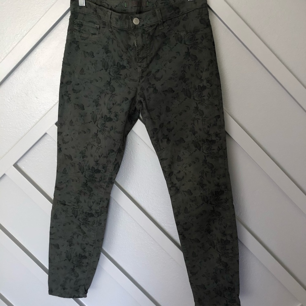 J Brand Skinny Leg Mid-Rise Capri Length